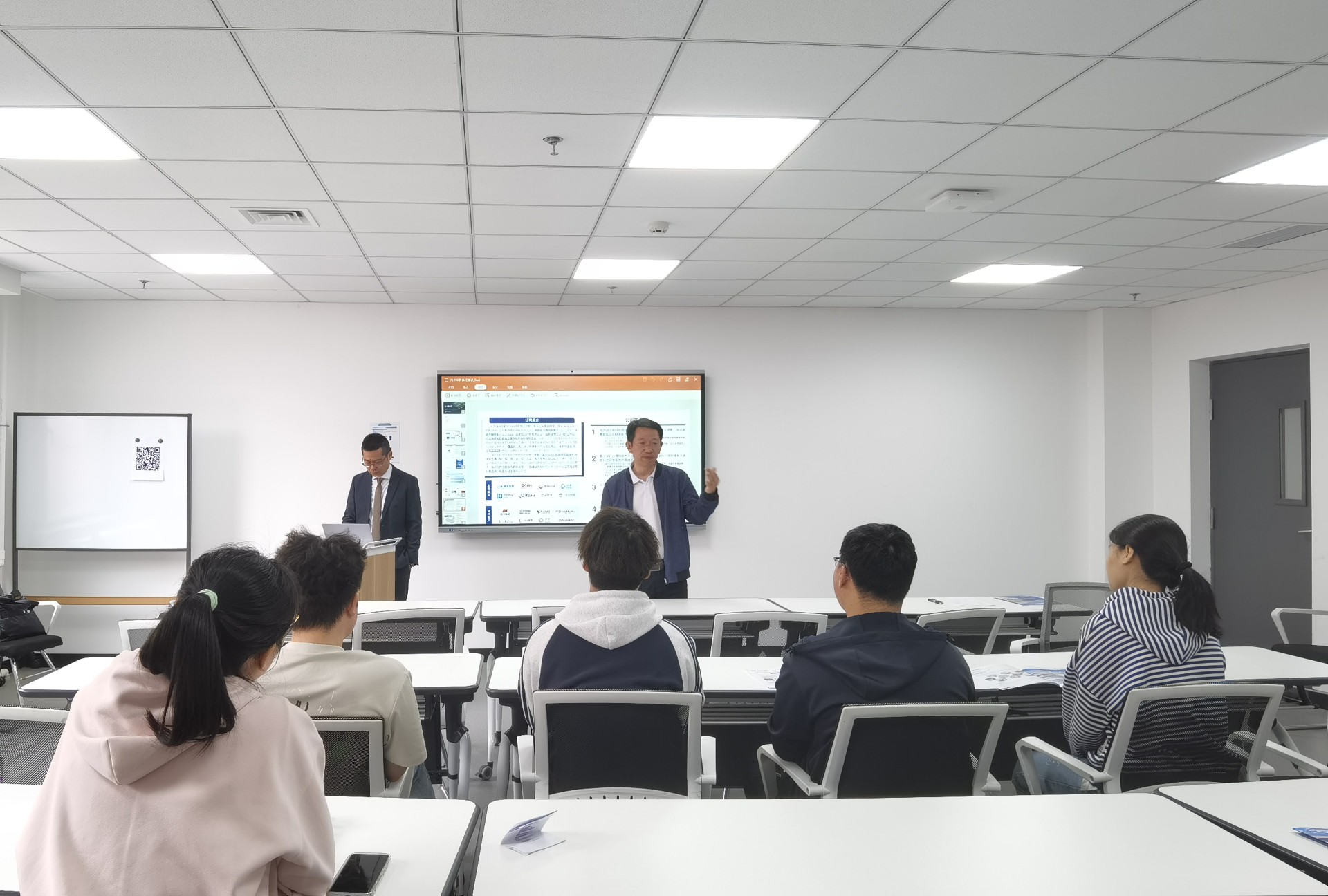 3499拉斯维加斯联动高校共育“硬核新材人” 校招专列驶入大连五所高校_公司新闻 - 3499拉斯维加斯