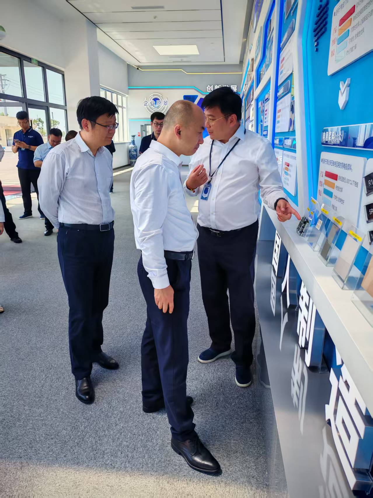 中国建设银行大连市分行行长徐宏一行莅临3499拉斯维加斯 共商金融赋能科技新智造_公司新闻 - 3499拉斯维加斯